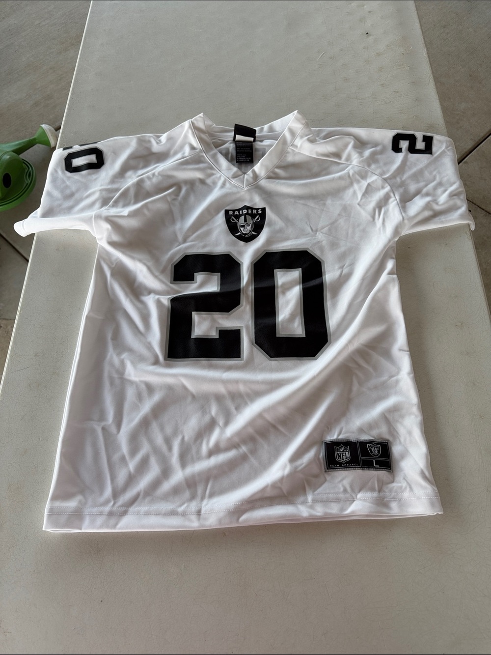 NFL Team Apparel Raiders #20 Youth Large White Football Jersey - Team Crest